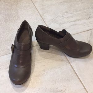 dress shoe - light brown